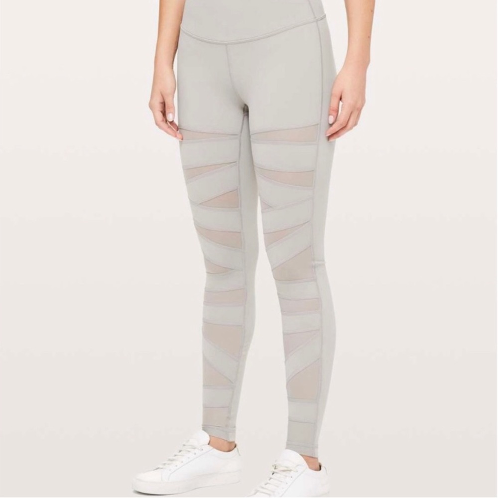 Lululemon Wunder Under Mesh Size 4. Great condition!